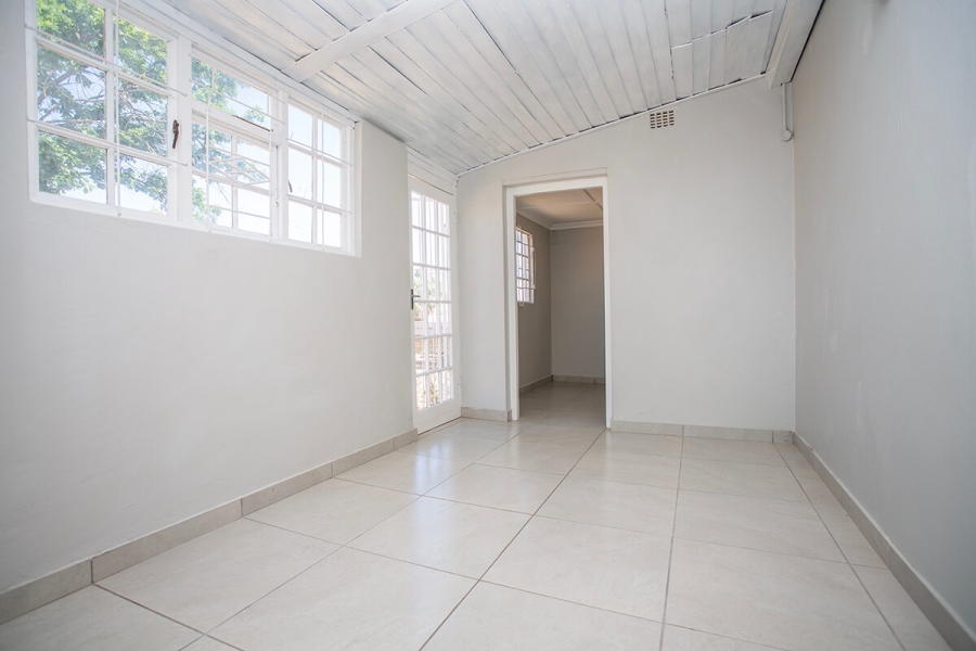 To Let 5 Bedroom Property for Rent in Moorreesburg Western Cape